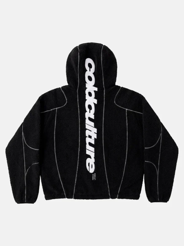 Parte posterior del Cold Culture Aero Fleece negro con capucha, costuras en contraste y logotipo blanco vertical