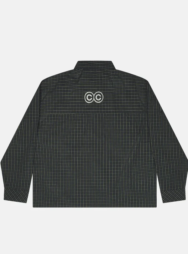 Vista trasera de la camisa Brick Lane de Cold Culture en color Black Square, con estampado de cuadros y logotipo de doble C en la parte superior de la espalda