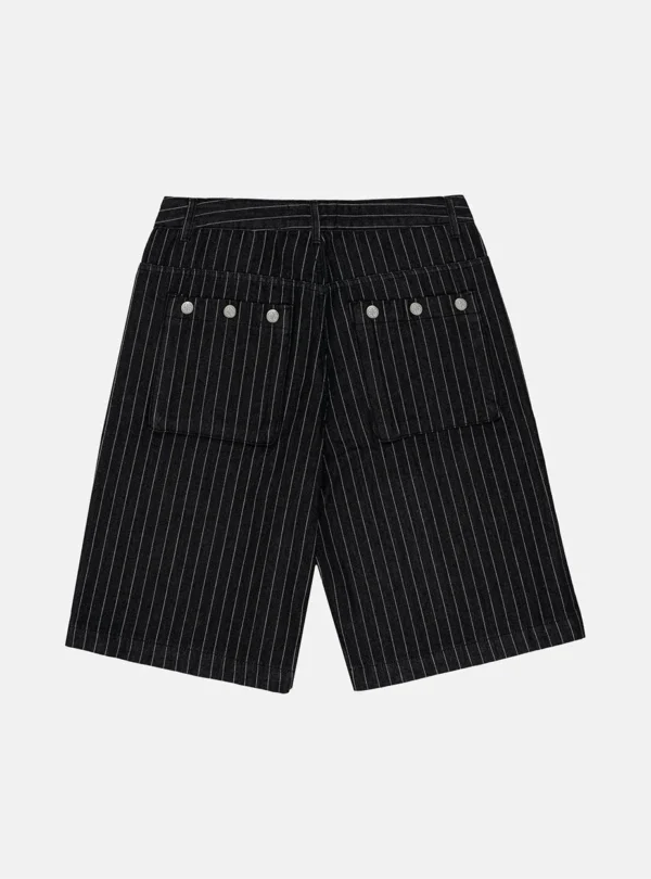 Shorts Casino negros de Cold Culture con rayas verticales y bolsillos traseros con botones