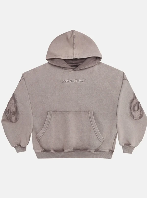 Cold Culture Distress Curved Sudadera – Washed Grey – Vista frontal Sudadera Cold Culture Distress Curved en Washed Grey, vista frontal con capucha, bolsillo canguro y logo en el pecho