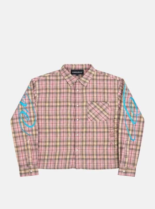 Camisa Gleenwood Plaid Tartan rosa de Cold Culture, vista frontal con estampado de cuadros, bolsillo en el pecho y detalles gráficos turquesas en las mangas.