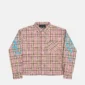 Camisa Gleenwood Plaid Tartan rosa de Cold Culture, vista frontal con estampado de cuadros, bolsillo en el pecho y detalles gráficos turquesas en las mangas.