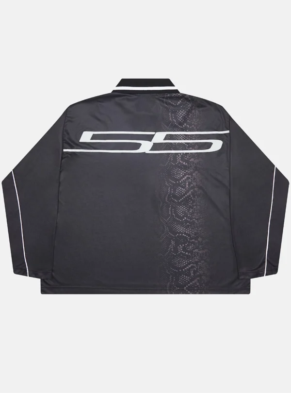Vista trasera del Mamba Snake Longsleeve Polo negro de Cold Culture, con gráfico blanco de gran tamaño y estampado de serpiente tonal en la espalda.