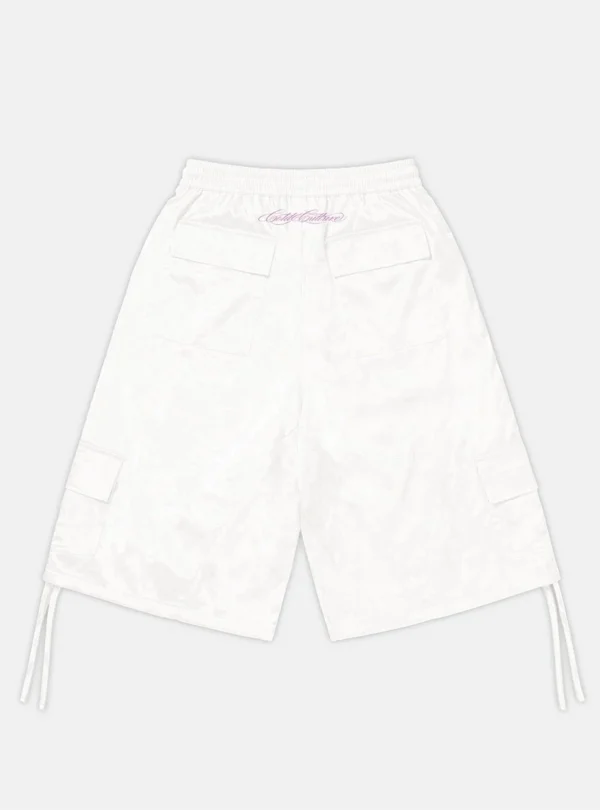 Shorts Postal Capri de Cold Culture en color off-white, vista trasera con bolsillos cargo y logotipo bordado