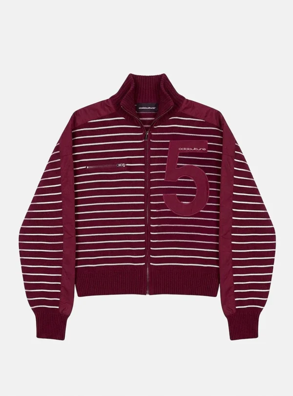 Cold Culture Redline Knit – Rojo – Vista frontal Jersey rojo Cold Culture Redline Knit de cremallera completa con rayas blancas y aplique frontal con el número 5
