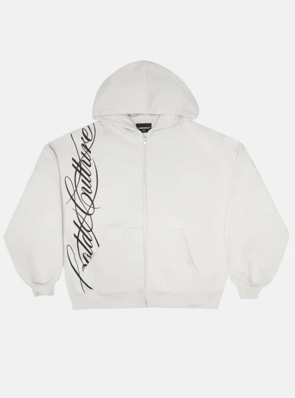 Cold Culture Script Sudadera Con Cremallera – Light Grey – Vista frontal Sudadera con cremallera Cold Culture Script en gris claro, vista frontal con capucha, bolsillos y gráfico negro lateral