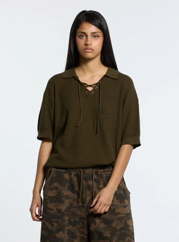 cold-culture-sparrow-knit-jersey-green-model-front-detail cold-culture-sparrow-knit-jersey-green-model-front-detail