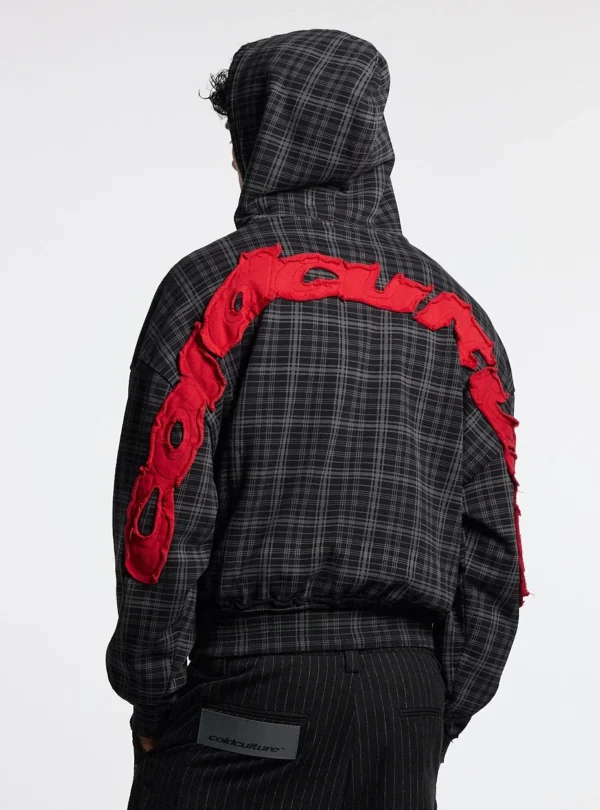Cold Culture Tartan Sudadera – Black – Espalda con capucha Vista posterior de la sudadera negra Tartan de Cold Culture con capucha y apliques rojos alrededor de los hombros