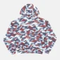 Sudadera Vertical de Cold Culture en estampado camuflaje azul, rojo y blanco, vista frontal con capucha, logotipo blanco en el pecho y bolsillo canguro.