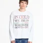 Modelo con la manga larga blanca Worldwide de Cold Culture y estampado gráfico frontal